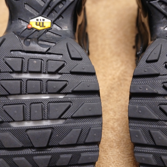 Black Air Nike...Mens 10 1/2 - Picture 3 of 4